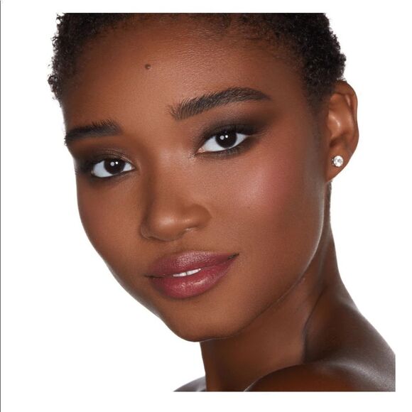 ⭐️HOST PICK⭐️ True + Luscious Lucky Glow Bronze and Highlight Palette - Picture 5 of 9